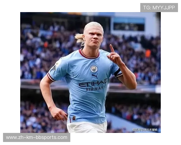 强吻风波哈兰德与球迷合影遇疯狂举动魔人无语了表情引热议